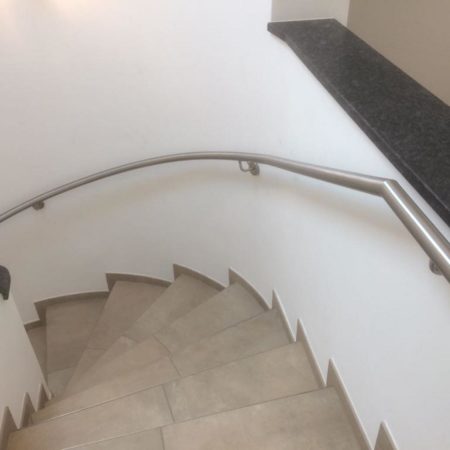 Geknickter Handlauf