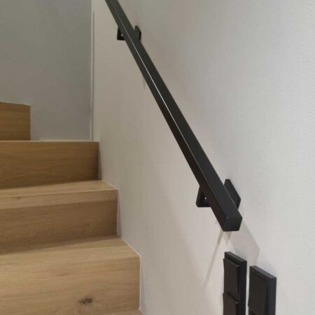 Schwarzer Handlauf