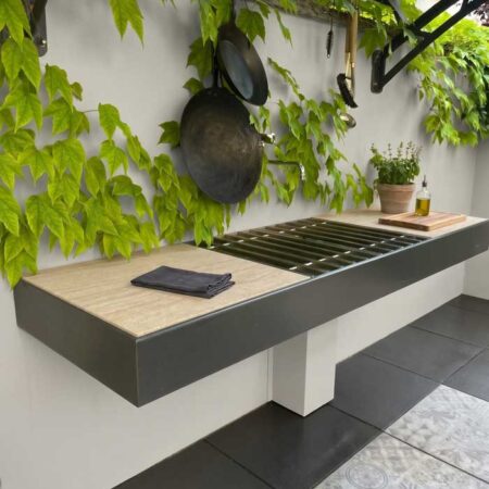 Gartenküche und Arbeitsfläche