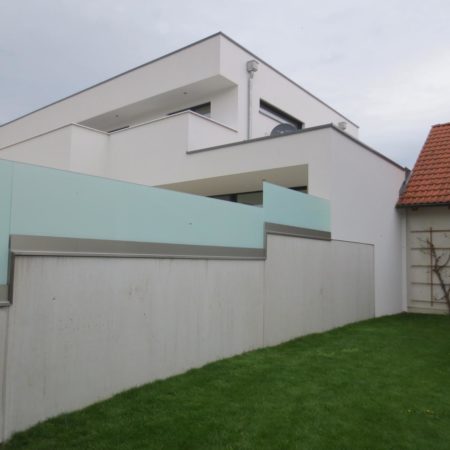 Eleganter Nur-Glas Zaun