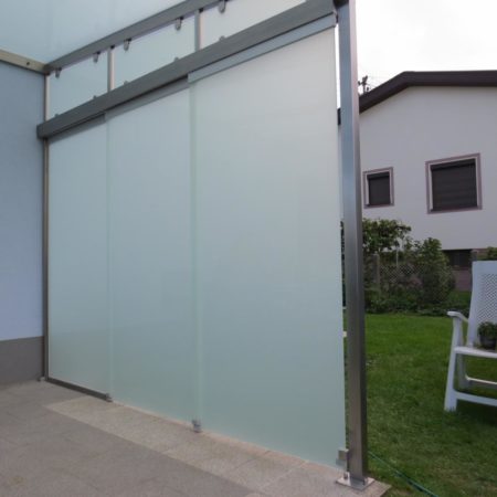 Schiebetüre aus Glas
