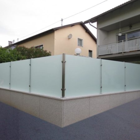 Puristisch durch Glas